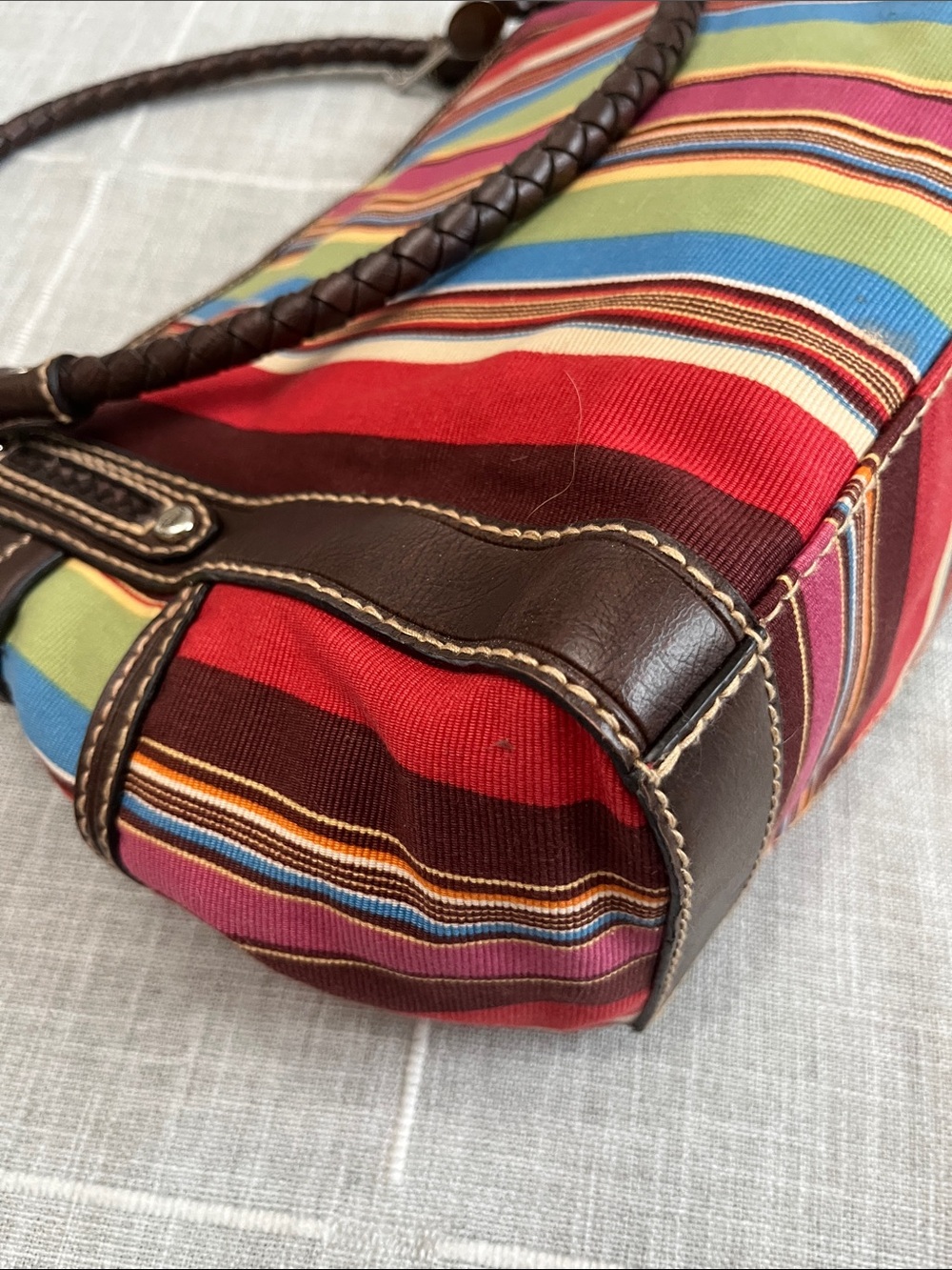 VINTAGE Fossil Multicolor Striped Canvas Shoulder Bag with Brown Leather Trim - Picture 7 of 10